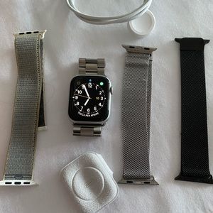 - Apple watch series 4 44 mm